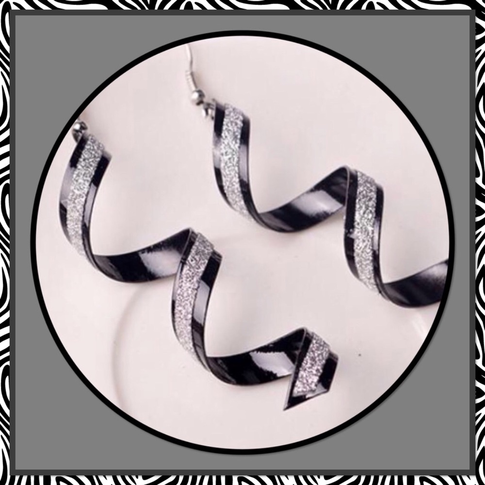 🔮New🔮Spiral Black & Silver Twist Earrings🔮
